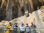Zespół studyjny przed jednym z klasztorów skalnych | fot. archiwum P. Sawy