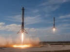 Lądowanie boosterów. Fot. SpaceX