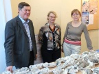 Od lewej: dr Dominik Jura, prof. dr hab. Monika Fabiańska i dr hab. Justyna Ciesielczuk, prof. UŚ w magazynie próbek | fot. archiwum prywatne