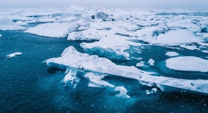 Arktyczny lód na Oceanie Arktycznym