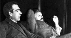 Niels Bohr toczył z Albertem Einsteinem zażarte dysputy na temat wyższości dualizmu korpuskularno-falowego oraz zasady nieoznaczoności nad koncepcjami klasycznej mechaniki. W sporach tych Bohra wspierał Max Planck. Fot. pixabay.com