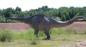 Diplodok (Diplodocus) w JuraParku w Krasiejowie. Fot. Tomasz Płosa