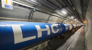 Magnesy dipolowe LHC w tunelu | fot. Samuel Joseph Hertzog / CERN 