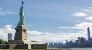 Statua Wolności, miasto Nowy Jork w tle