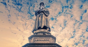 Pomnik Leonardo da Vinci na Piazza della Scala w Mediolanie
