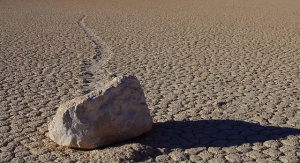 „Wędrujący kamień”, Dolina Śmierci, USA