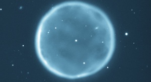 Mgławica Abell 39 – przykład dużej mgławicy planetarnej. Credit: T.A.Rector (NRAO/AUI/NSF and NOAO/AURA/NSF) and B.A.Wolpa (NOAO/AURA/NSF)