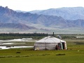 Jurta to mongolska budowla mieszkalna. W czasie dzudu pasterze wprowadzają do środka swoje zwierzęta, aby choć trochę je ogrzać. Fot. pixabay.com