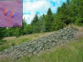 Jedna z największych krud na stokach Prusowa w Beskidzie Żywieckim i obraz krud widocznych na wizualizacji danych LIDAR | fot. Michał Sobala
