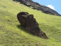 Jeden z wielu jednoznacznie kojarzących się z Wyspą Wielkanocną posągów moai. Fot. pixabay.com