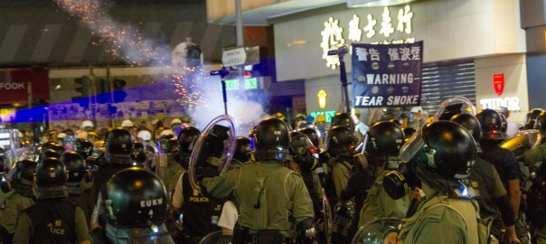 protest tłumiony przez działania policji - Chiny
